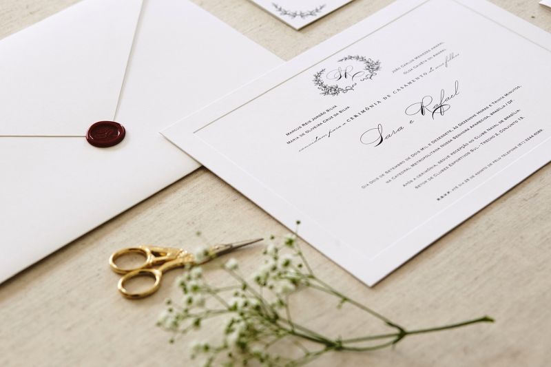 convite-de-casamento-tradicional-brasão-envelope-Tem-Amor-no-Papel