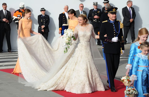 Casamento real: relembre os 11 vestidos de noiva mais marcantes da realeza  - Quem