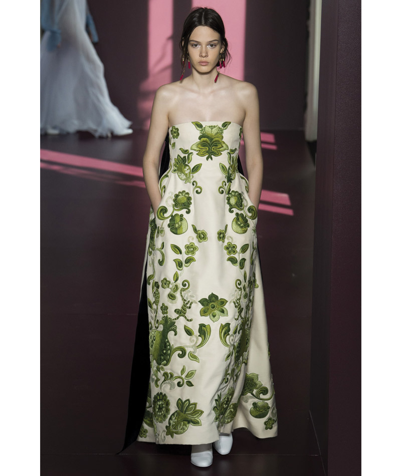 Desfile Alta Costura de Paris para o Outono Inverno 2017 Jardim florido