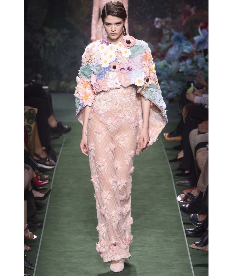 Desfile Alta Costura de Paris para o Outono Inverno 2017 Jardim florido