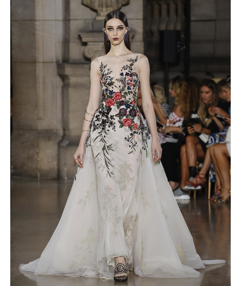 Desfile Alta Costura de Paris para o Outono Inverno 2017 Jardim florido