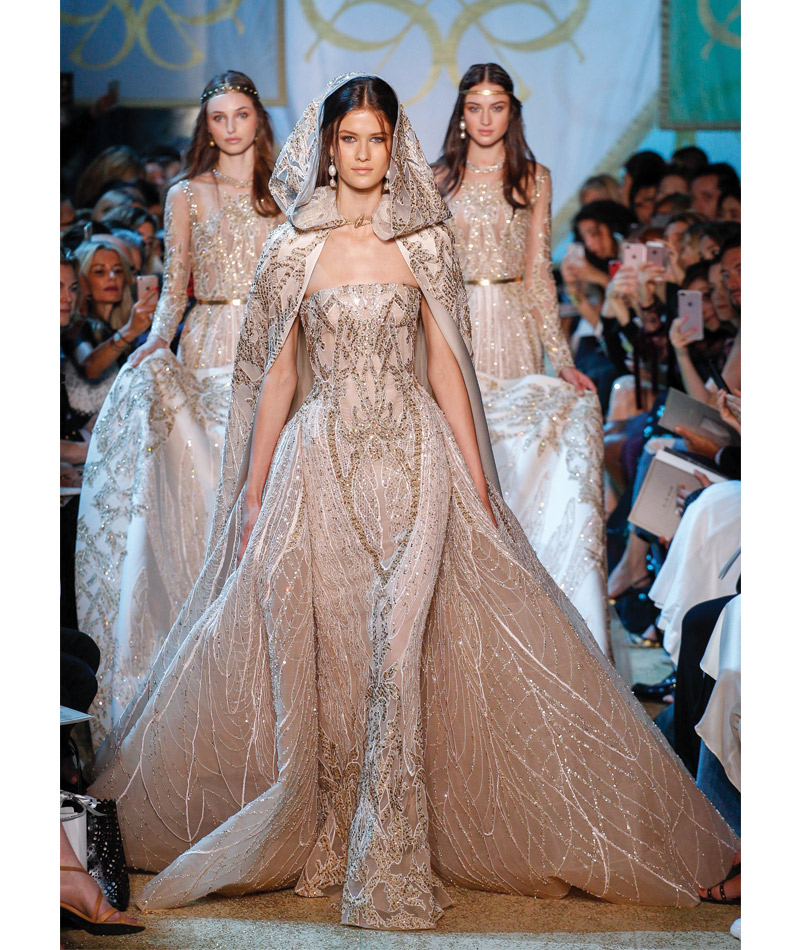 Desfile Alta Costura de Paris para o Outono Inverno 2017 Noivas majestosas