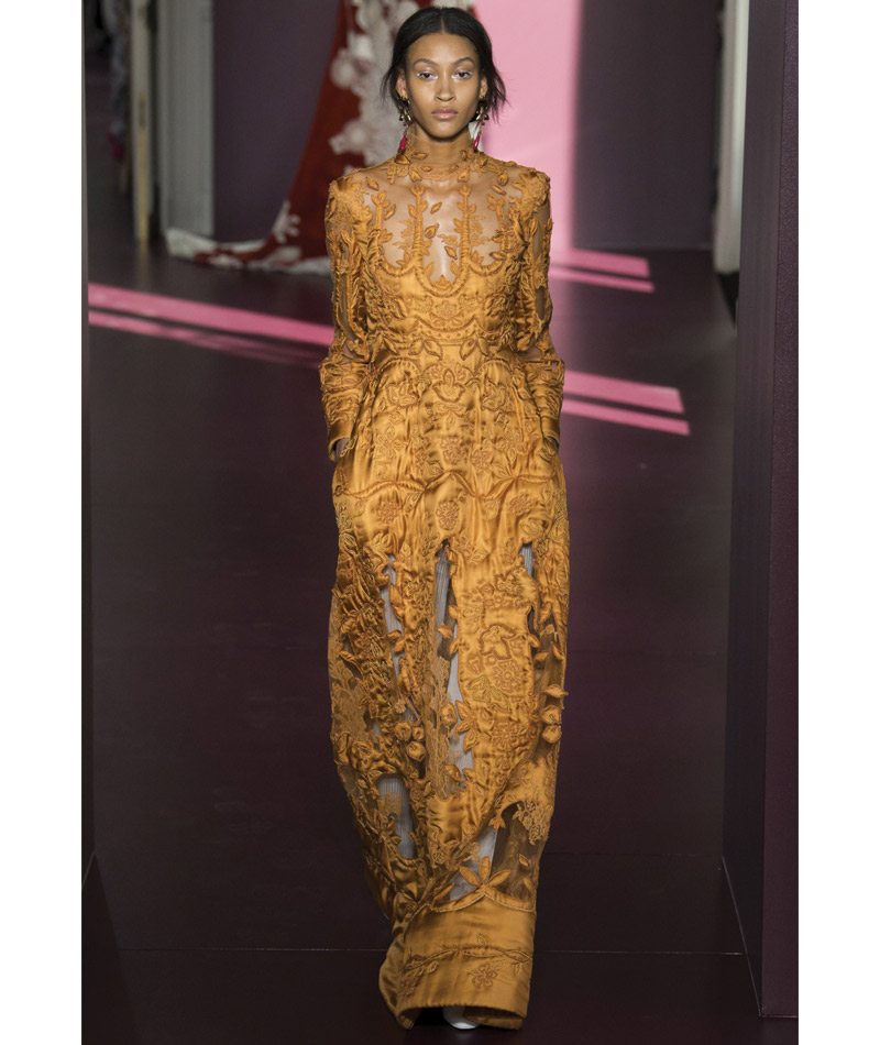 Desfile Alta Costura de Paris para o Outono Inverno 2017 alta intensidade