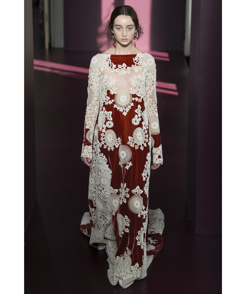 Desfile Alta Costura de Paris para o Outono Inverno 2017 blue velvet