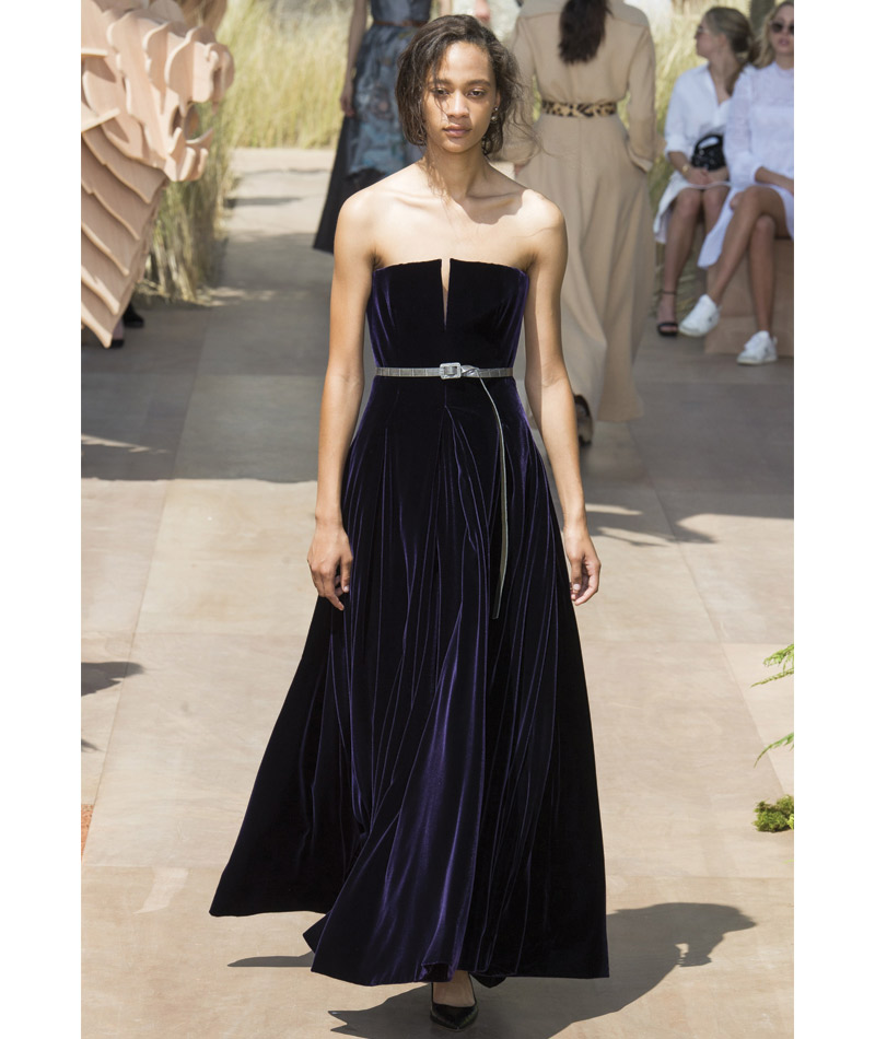 Desfile Alta Costura de Paris para o Outono Inverno 2017 blue velvet
