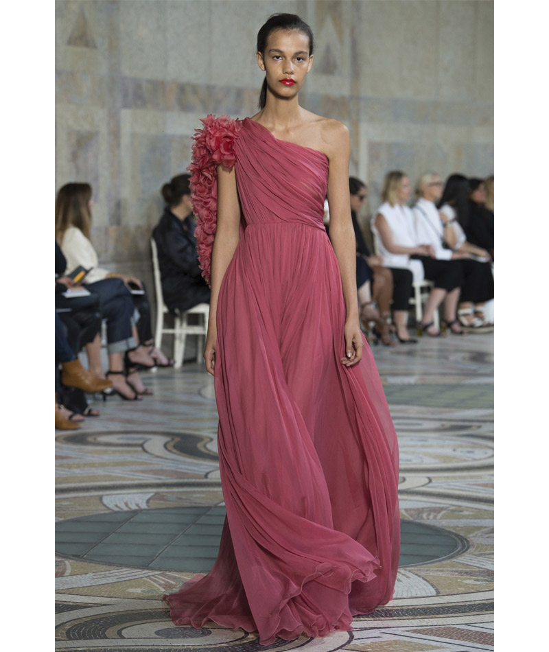 Desfile Alta Costura de Paris para o Outono Inverno 2017 delicadeza pastel