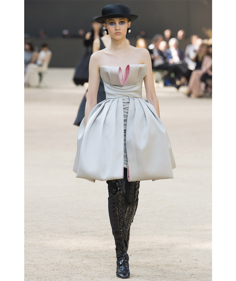 Desfile Alta Costura de Paris para o Outono Inverno 2017 delicadeza pastel