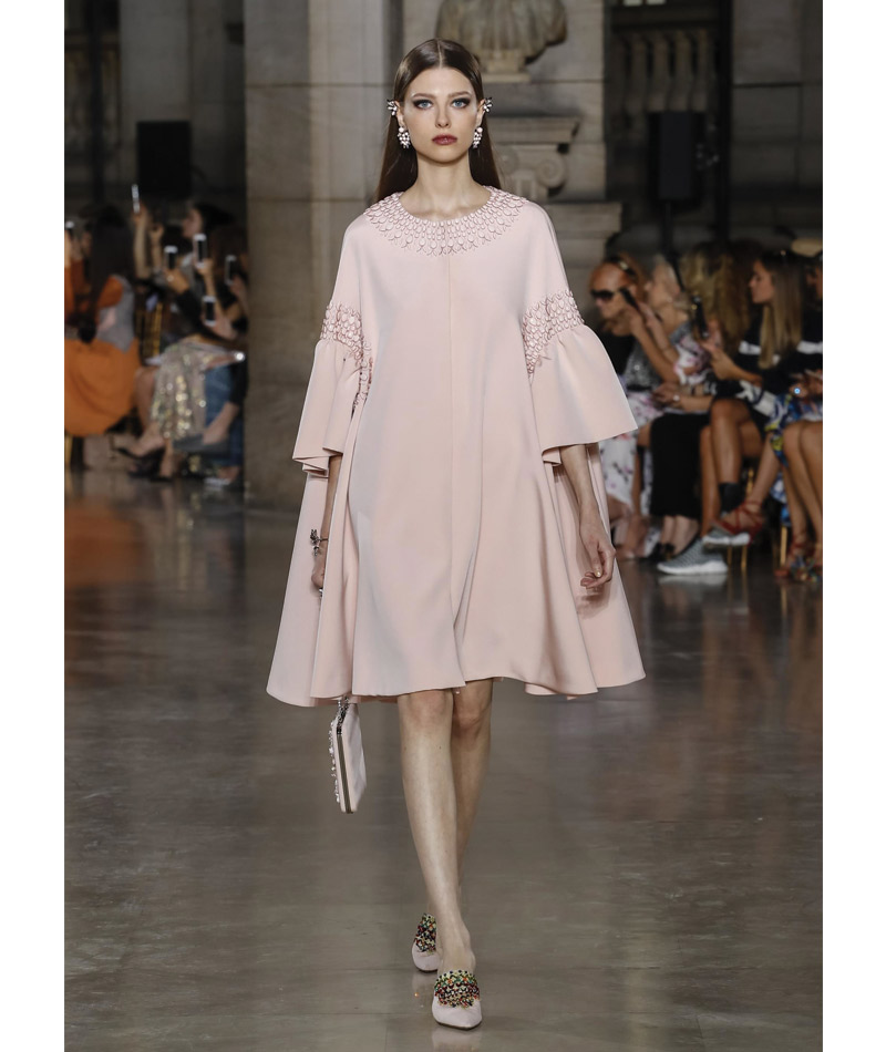 Desfile Alta Costura de Paris para o Outono Inverno 2017 delicadeza pastel