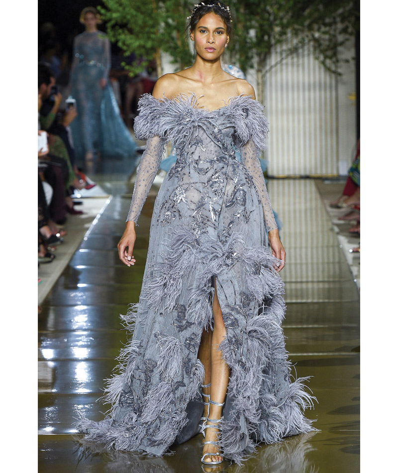 Desfile Alta Costura de Paris para o Outono Inverno 2017 plumas