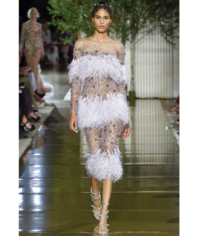 Desfile Alta Costura de Paris para o Outono Inverno 2017 plumas