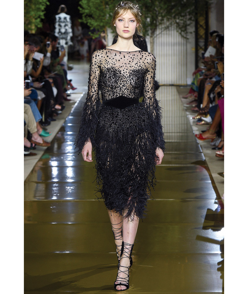 Desfile Alta Costura de Paris para o Outono Inverno 2017 plumas