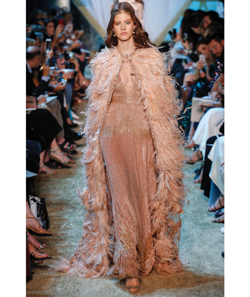 Desfile Alta Costura de Paris para o Outono Inverno 2017 plumas