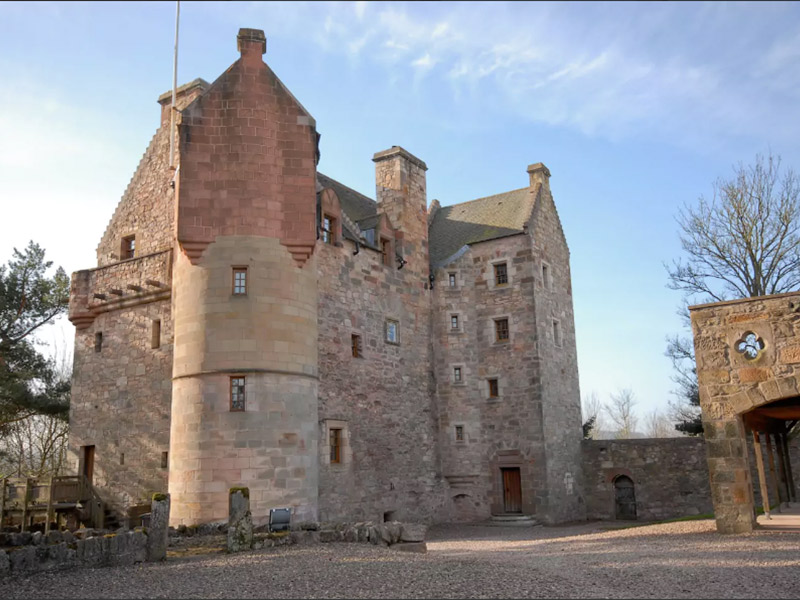 Destination wedding airbnb internacional Dairsie Castle