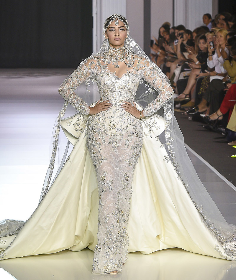 Vestidos de noiva surpreendes curvas