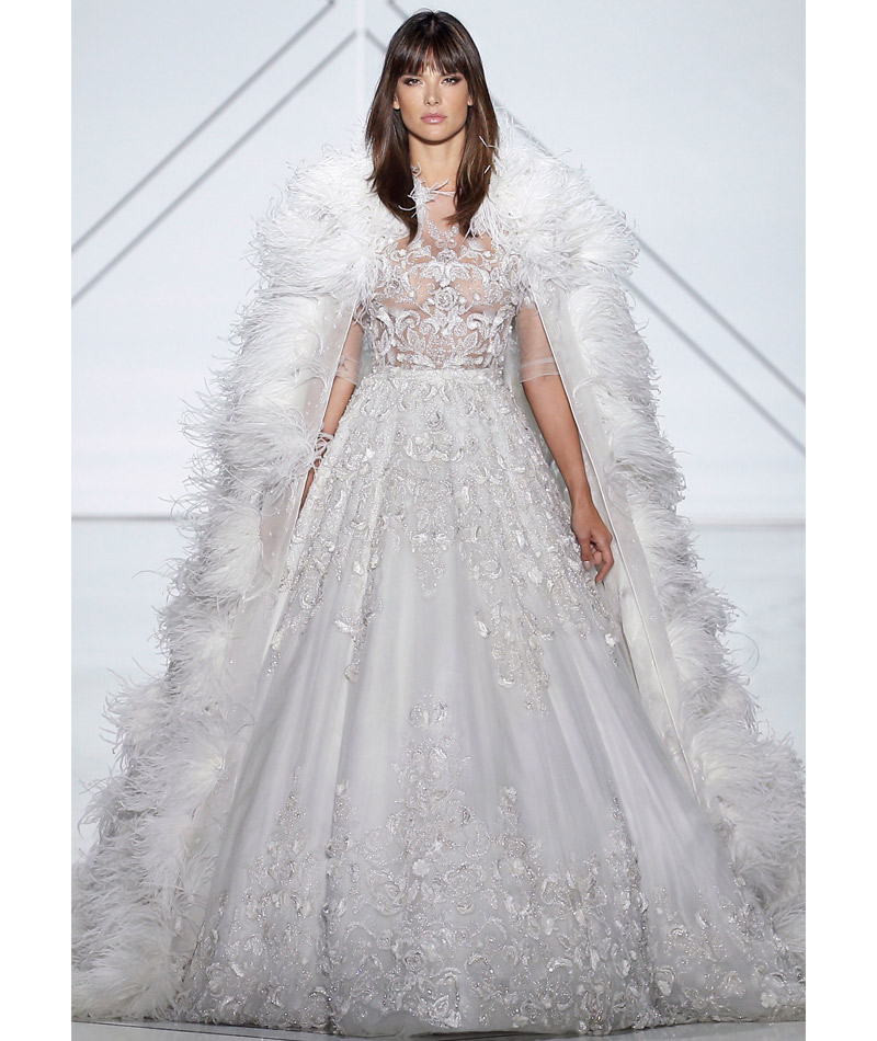 Vestidos de noiva surpreendes manto real