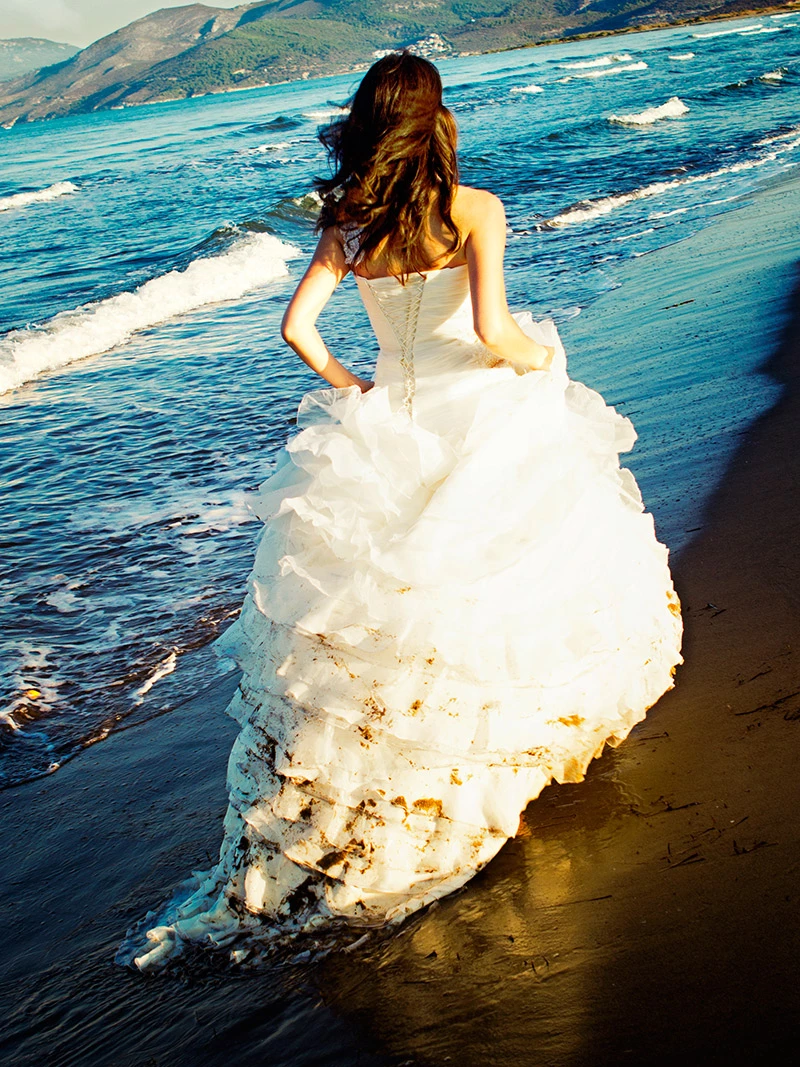 O que significa sonhar com o vestido de noiva sujo