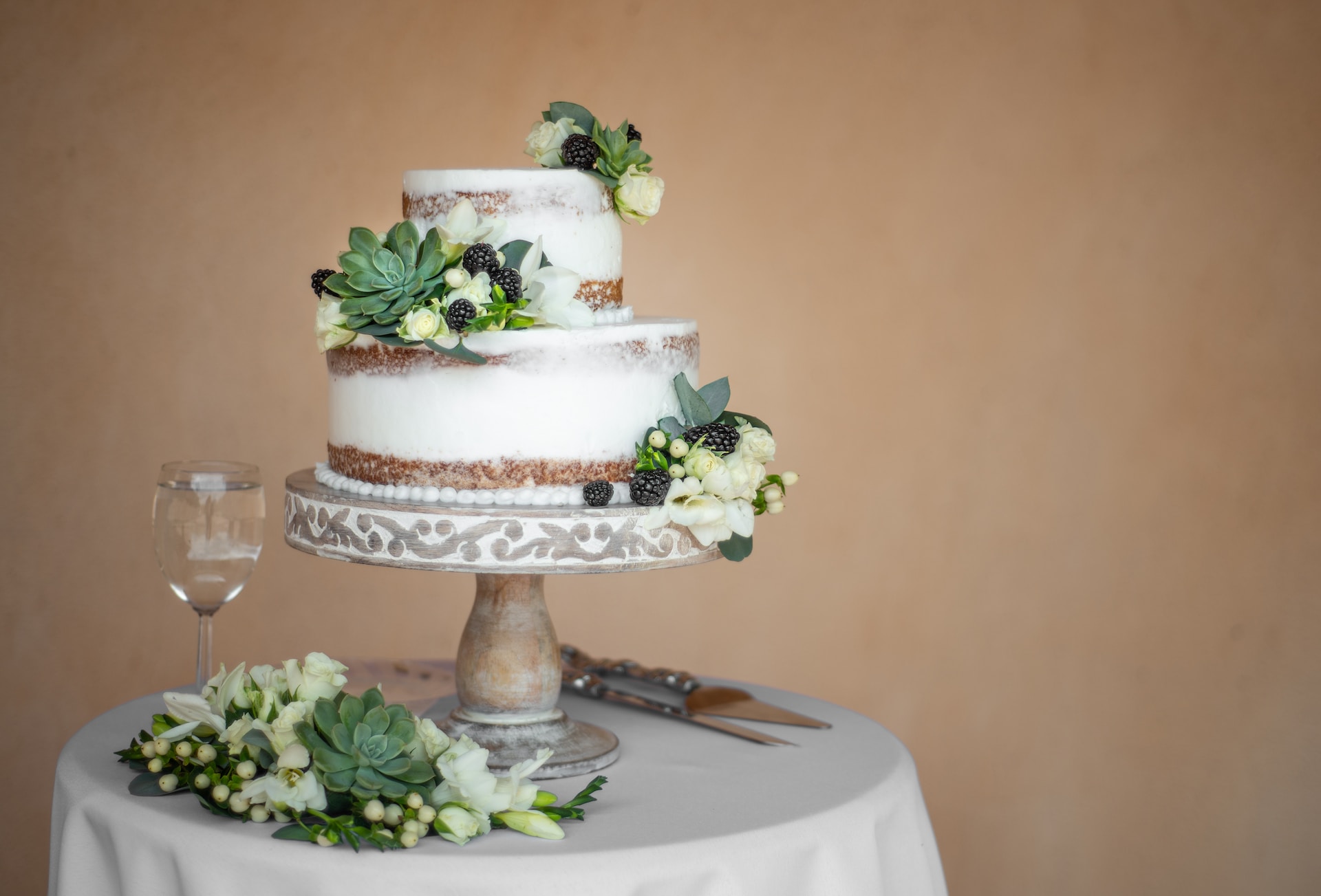 Menos é mais: bolo de casamento simples e gostoso para o casamento