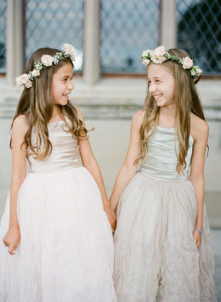 10 estilos de coroa de flores para daminhas de casamento
