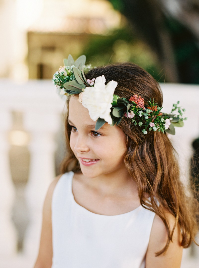 10 estilos de coroa de flores para daminhas de casamento