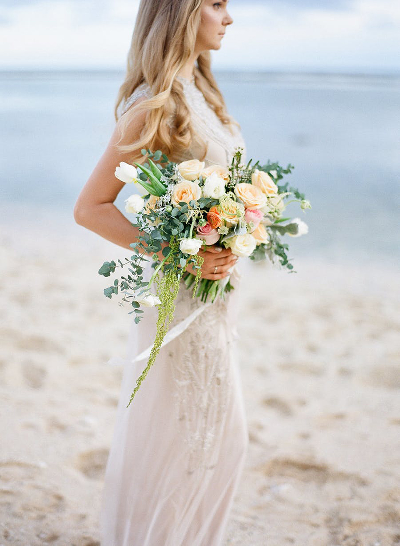 buquê de noiva para casamento na praia