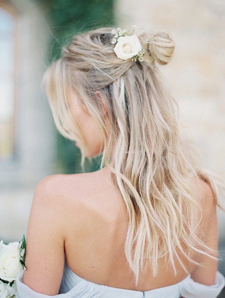 15 ideias de penteados para madrinha de casamento semi presos