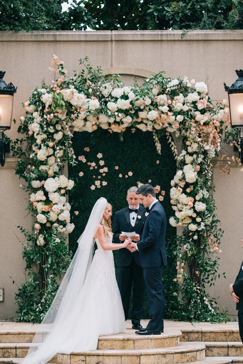 arco de flores para cerimonia de casamento