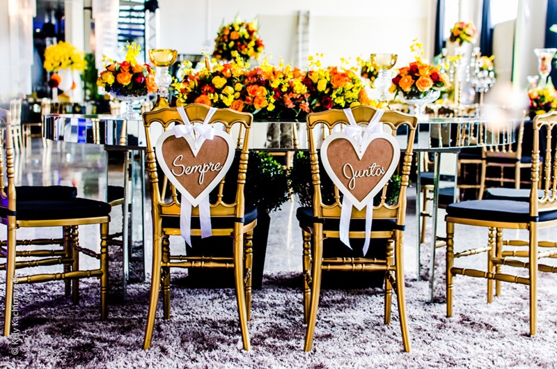 Cadeiras personalizadas para noivos