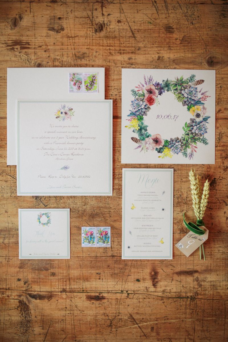 Convite de casamento com folhagens e flores 