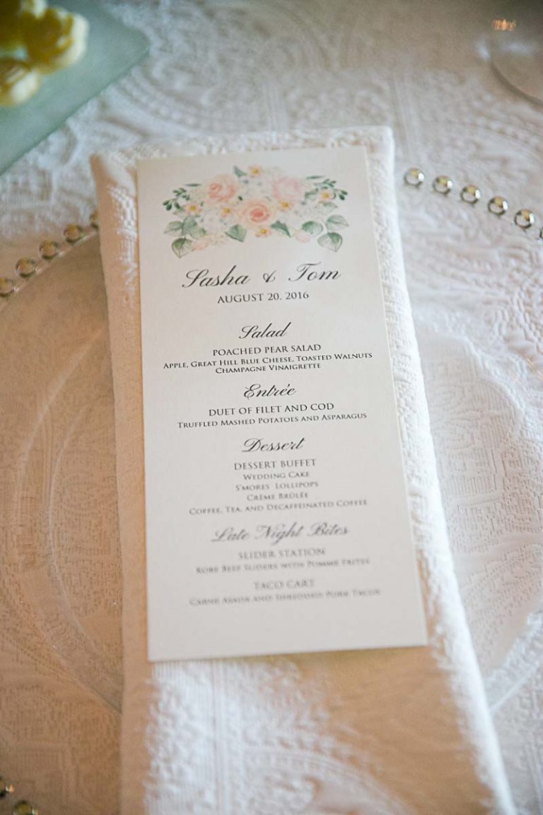 Papelaria | Como definir o design do menu do casamento