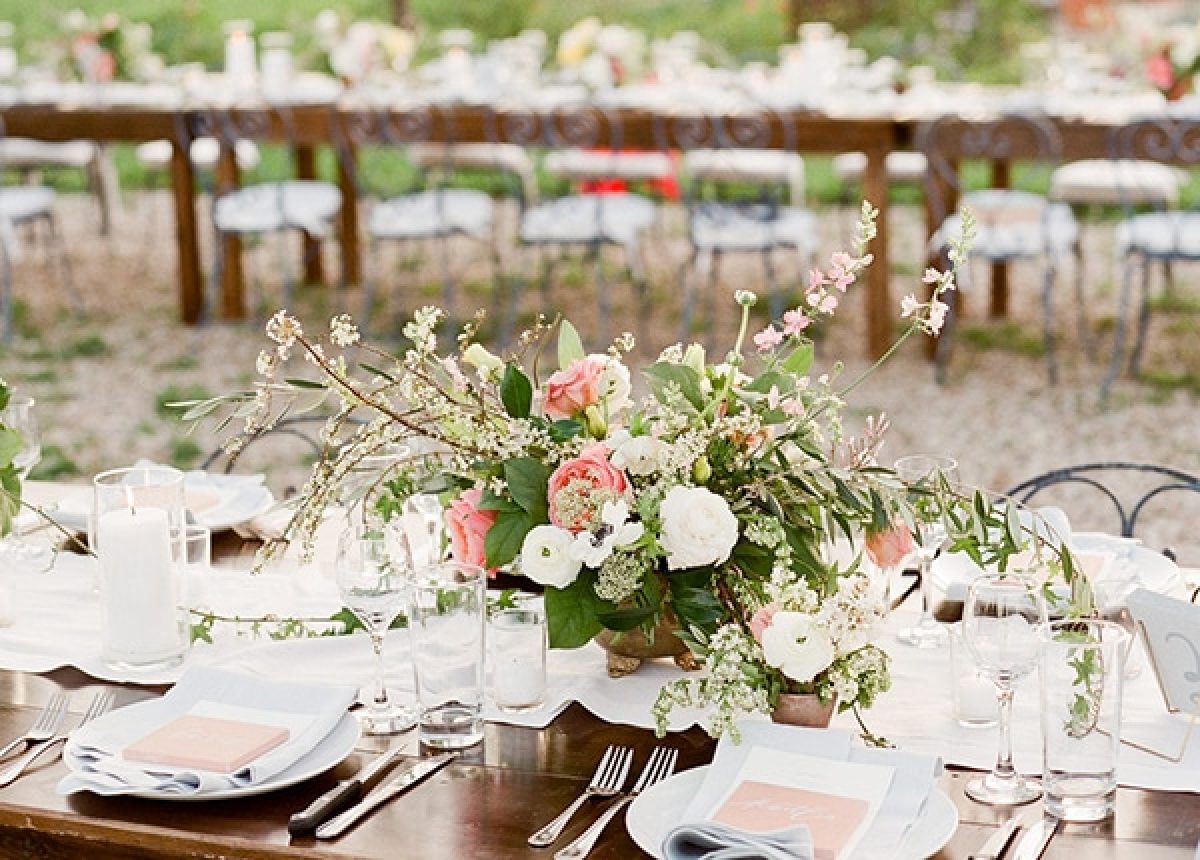 7 dicas para impressionar os convidados na cerimônia!  Nature inspired  wedding, Wedding giveaways, Wedding decorations