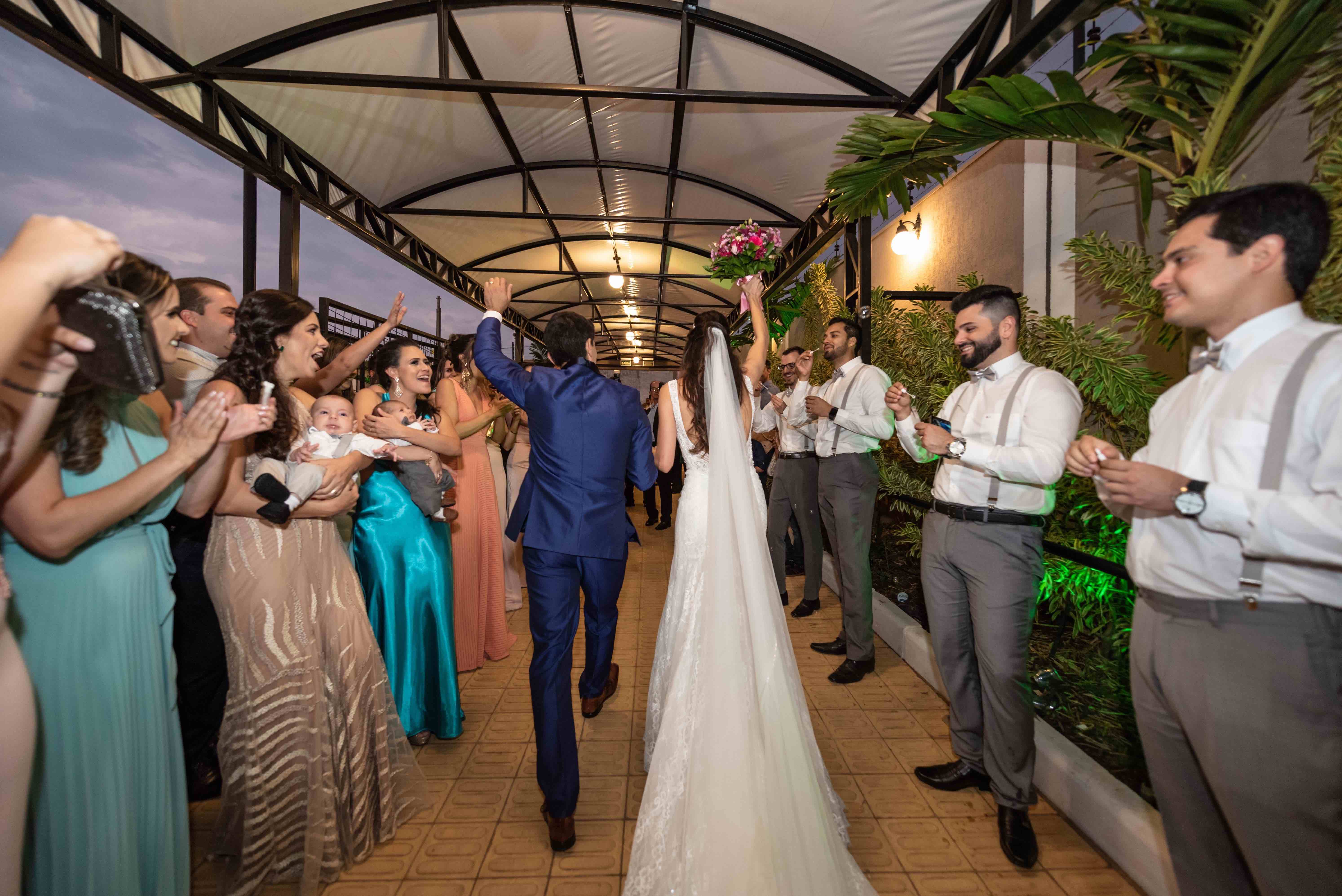 Decoração romântica e elegante no casamento real Marina e Tiago