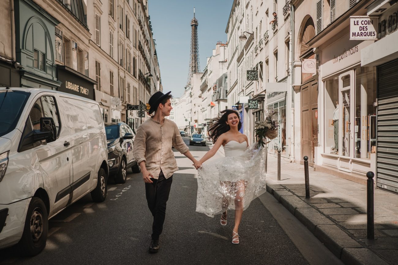 Casamento em Paris: casal recém-casados