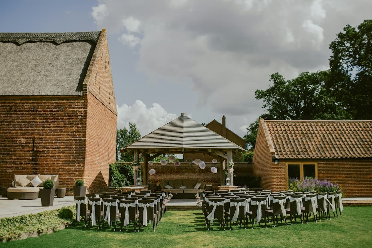 lugar pronto para o casamento