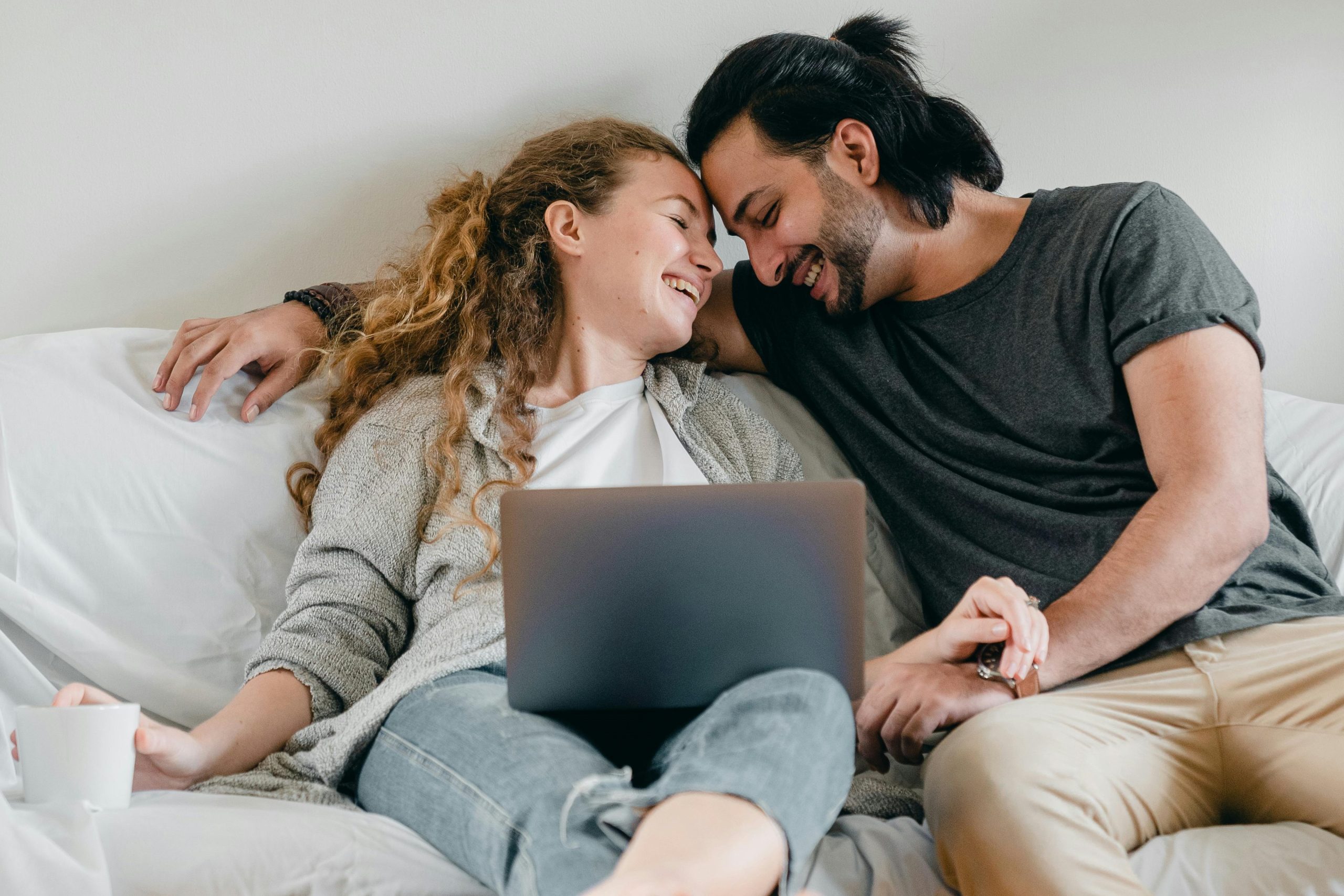 Planilha com categorias e valores para planejar casamento