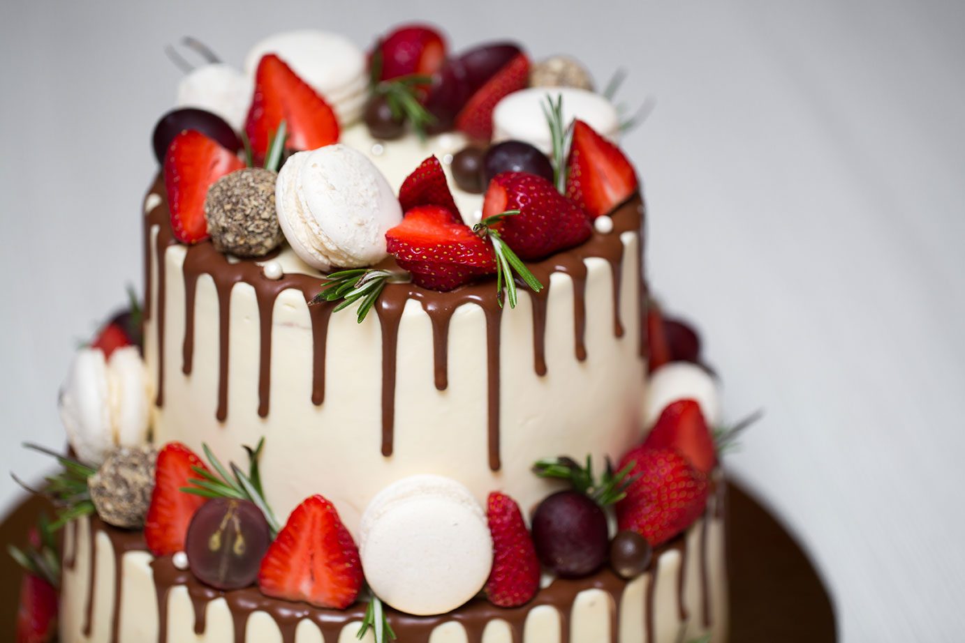 Bolo com ganache e efeito drip