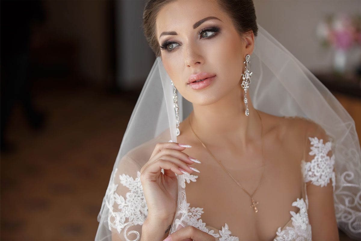 Maquiagem para casamento: noiva com pele iluminada e olho suave