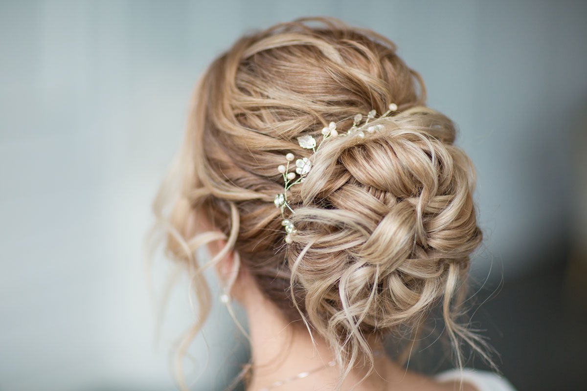 Penteado para casamento: inspirações de noiva com coque baixo elegante