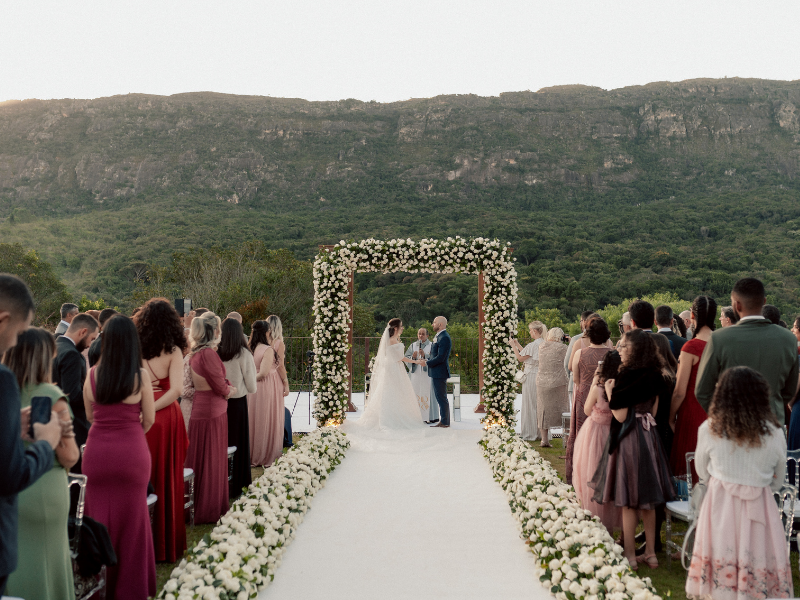 casamento real sofisticado Fernanda e Timothy - cerimônia em Tiradentes