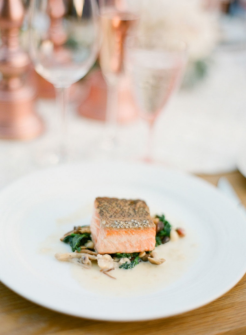 buffet-para-casamento-light-com-prato-de-salmão