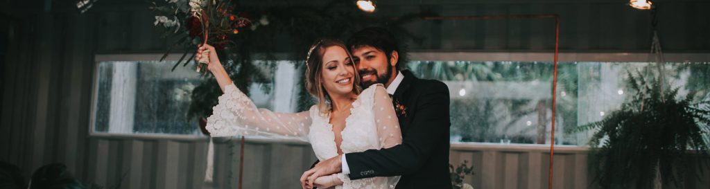 Casamento boho chic editorial oarganique-se|Casamento boho chic noivo abraçando a noiva|Casamento boho chic vestido da noiva com renda e transparência|Casamento boho chic noiva penteado|Casamento boho chic noiva maquiagem|Casamento boho chic noiva segurando buquê|Casamento boho chic bolo de casamento|Casamento boho chic bolo de casamento|Casamento boho chic decoração|Casamento boho chic decoração|Casamento boho chic decoração|Casamento boho chic decoração|Casamento boho chic decoração|Casamento boho chic decoração bar|Casamento boho chic decoração doce|Casamento boho chic decoração mesa doce|Casamento boho chic decoração mesa doce|Casamento boho chic decoração mesa doce|Casamento boho chic decoração mesa doce|Casamento boho chic decoração|Casamento boho chic decoração|Casamento boho chic decoração mesa de doce|Casamento boho chic nova buquê decoração|Casamento boho chic nova com decoração|Casamento boho chic noivos de costas na decoração|Casamento boho chic noivos em uma escada com decoração love|Casamento boho chic noivos na decoração|Casamento boho chic noivos na decoração|Casamento boho chic noivos na decoração||Casamento boho chic noiva de costas com decote nas costas|Casamento boho chic noiva de lado mostrando penteado|Casamento boho chic noiva mostrando decote nas costas do vestido|Casamento boho chic noiva mostrando vestido|Casamento boho chic noivo mostrando traje|Casamento boho chic noivos no altar|Casamento boho chic noivos no altar|||Casamento boho chic decoração balão|Casamento boho chic decoração bem casado|Casamento boho chic decoração doce|Casamento boho chic decoração mesa de bem casado|Casamento boho chic decoração placa de reservado|Casamento boho chic decoração sucos|Casamento boho decoração|Casamento boho chic cerimonialista|Casamento boho chic decoração altar e cadeiras|Casamento boho chic decoração mesas do jantar|Casamento boho chic noiva indo para altar|Casamento boho chic noiva indo para altar|Casamento boho chic noivo aguardando noiva no altar|Casamento boho chic noivos com a cerimonialista|Casamento boho chic noivos em frente a cerimonialista|Casamento boho chic noivos posando para foto|Casamento boho chic noivos se beijando|Casamento boho chic noivos comemorando a cerimônia|Casamento boho chic noivos posando com cerimonialista|Casamento boho chic noivos saindo da cerimônia|Casamento boho chic noivos se beijando