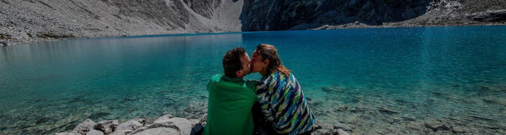 |Casamento real Bruna e Filipe na praia de São Sebastião|Casamento real saída do altar Bruna e Filipe na praia de São Sebastião|Casamento real Bruna e Filipe decoração do altar||Casamento real Bruna e Filipe casal colocando as alianças|Casamento real Bruna e Filipe casal no altar||||||Casamento real Bruna e Filipe noiva calçando sapato|Casamento real Bruna e Filipe noiva se arrumando