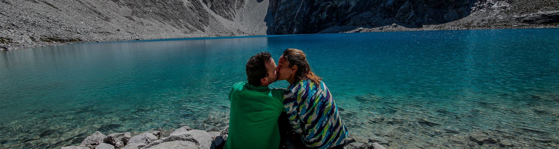 |Casamento real Bruna e Filipe na praia de São Sebastião|Casamento real saída do altar Bruna e Filipe na praia de São Sebastião|Casamento real Bruna e Filipe decoração do altar||Casamento real Bruna e Filipe casal colocando as alianças|Casamento real Bruna e Filipe casal no altar||||||Casamento real Bruna e Filipe noiva calçando sapato|Casamento real Bruna e Filipe noiva se arrumando