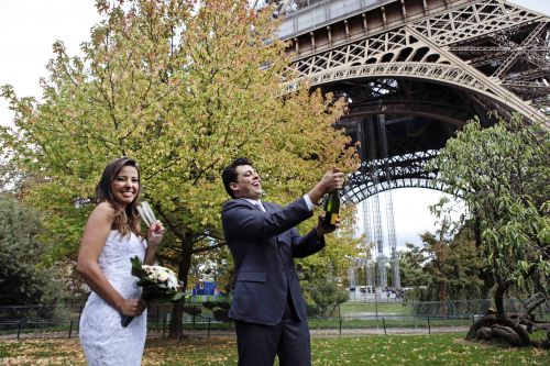 Celebracao de casamento em paris