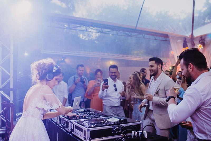 festa casamento na praia Claudia e Lucian