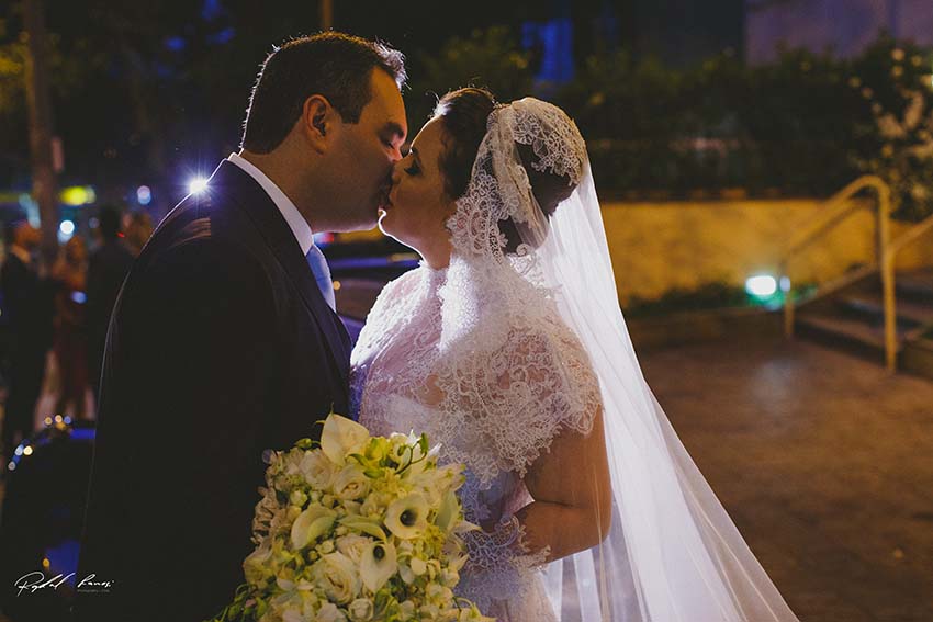 Festa elegante de casamento clássico Desireé e Victor