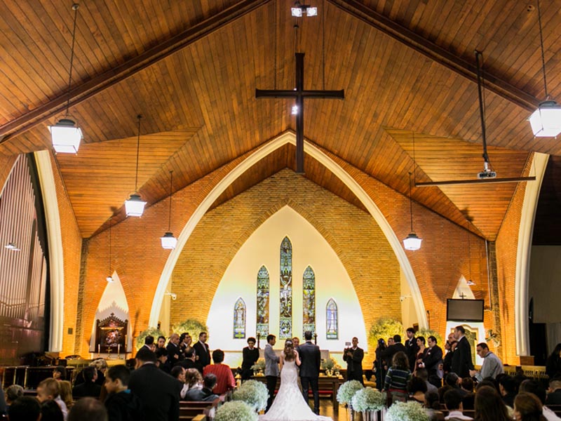 Casamento em igreja.