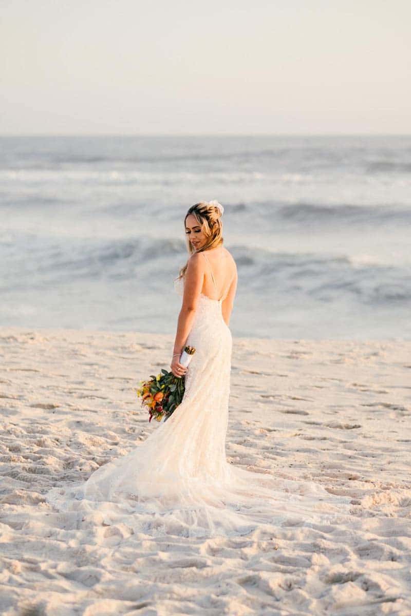 vestido de noiva para casamento na praia em Saquarema