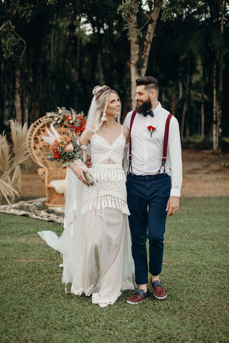 decoração com capim dos pampas no casamento estiloso de Ketlin e Douglas