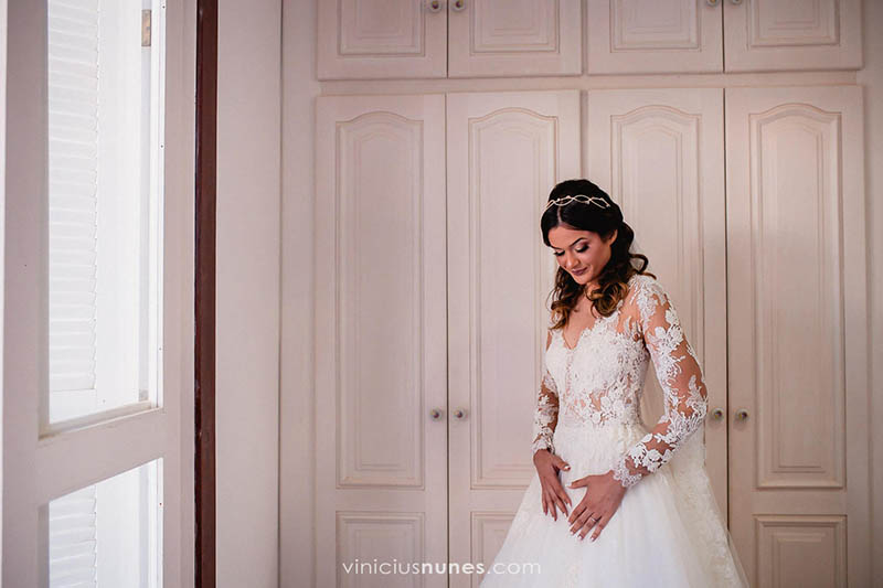 Vestido da noiva no casamento na fazenda Larissa e Ciro