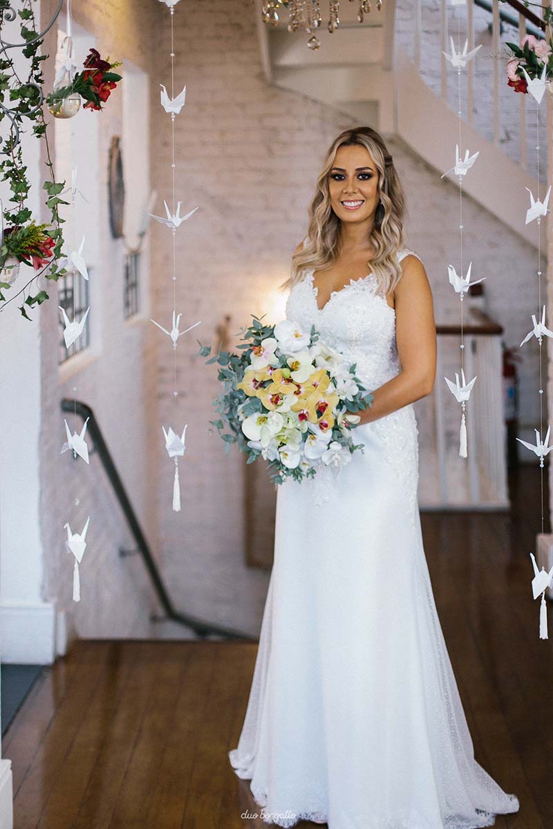Casamento intimista Lucia e Gian - vestido leve e delicado de noiva